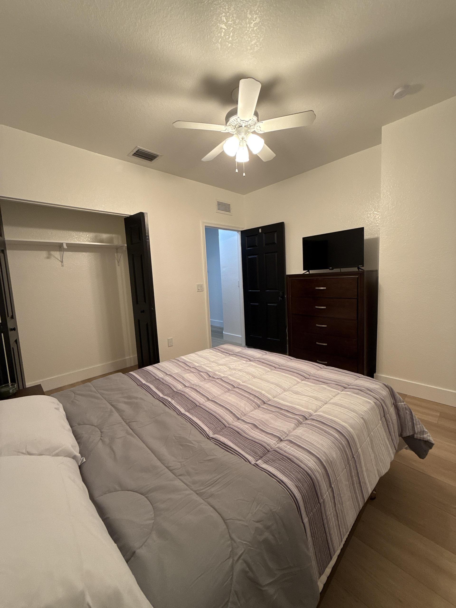 Regular size bedroom 3