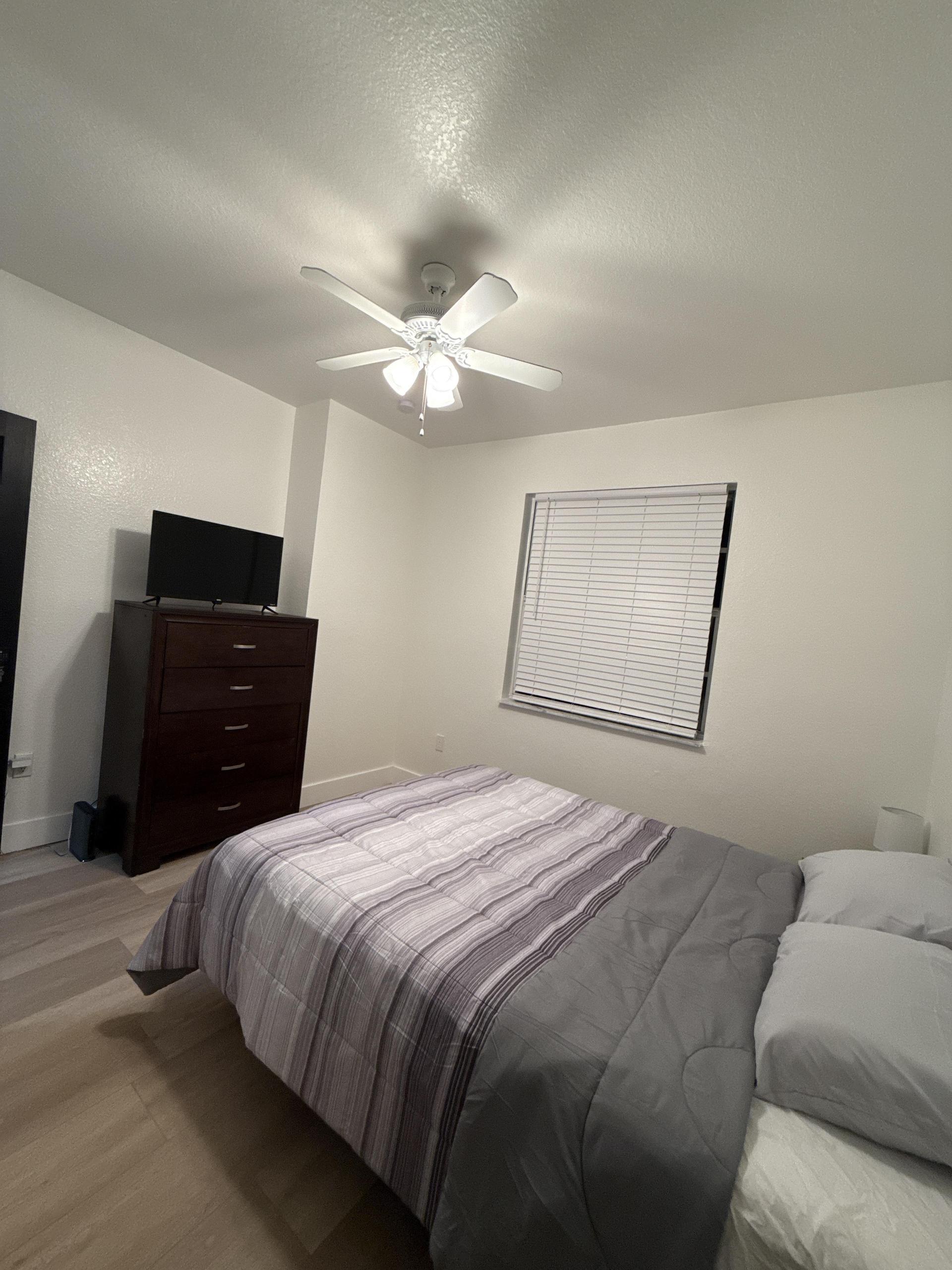 Regular size bedroom 3