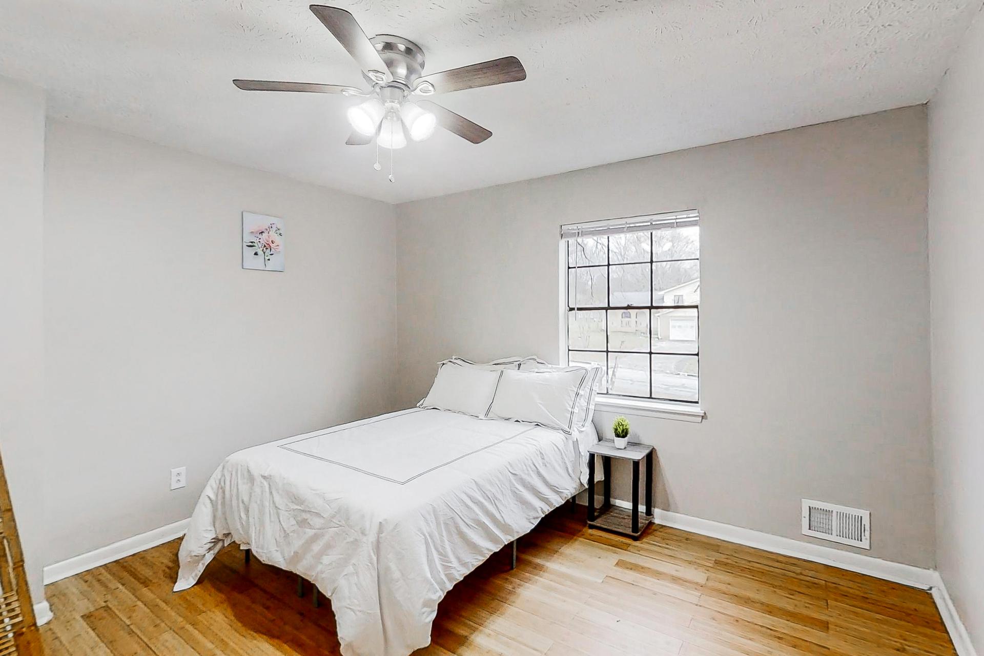 bedroom, detected: ceiling fan, window blind, bed