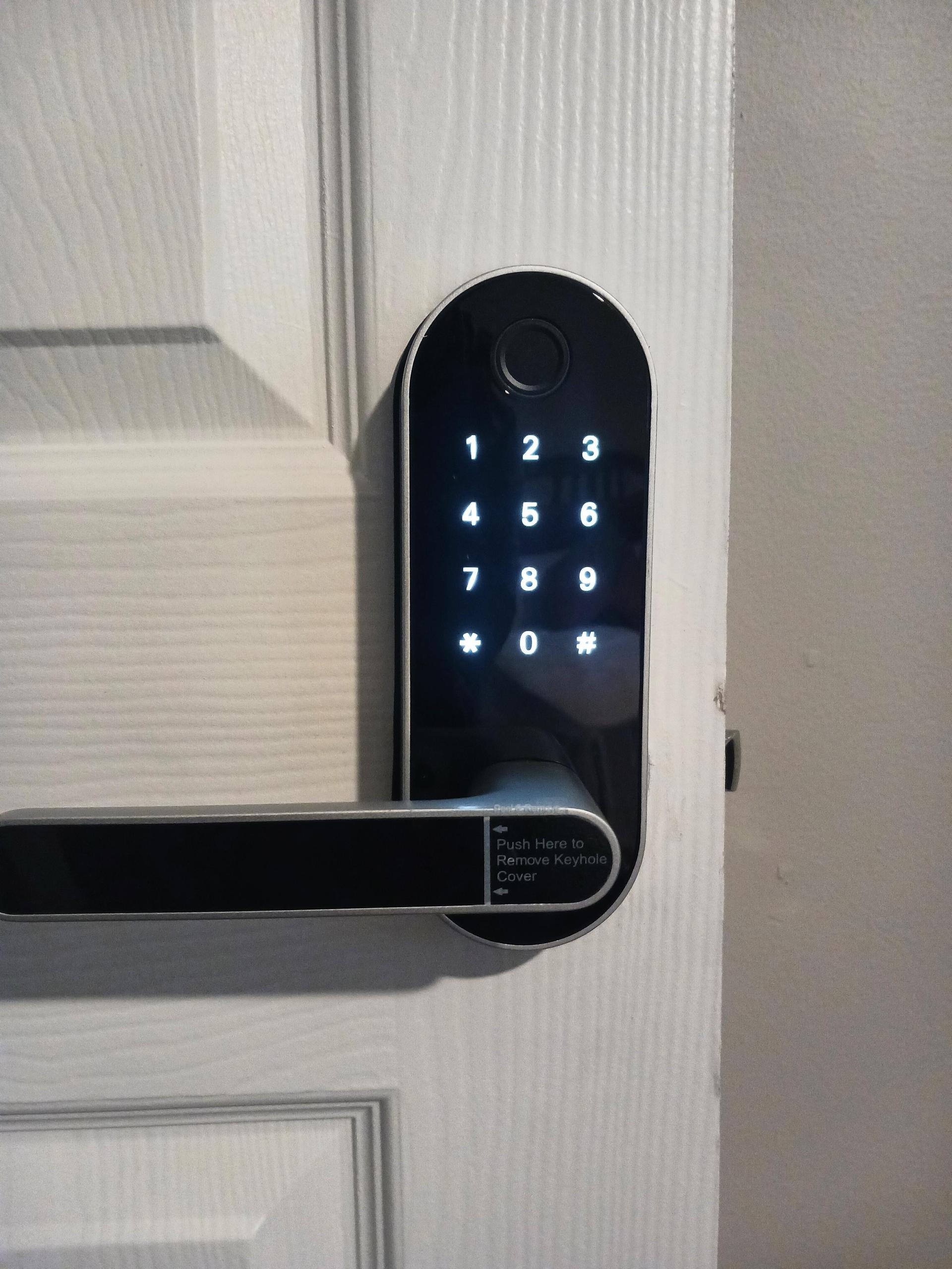 Electronic door security set to automatically reset to locked, so you never forget. Your room is always secure.