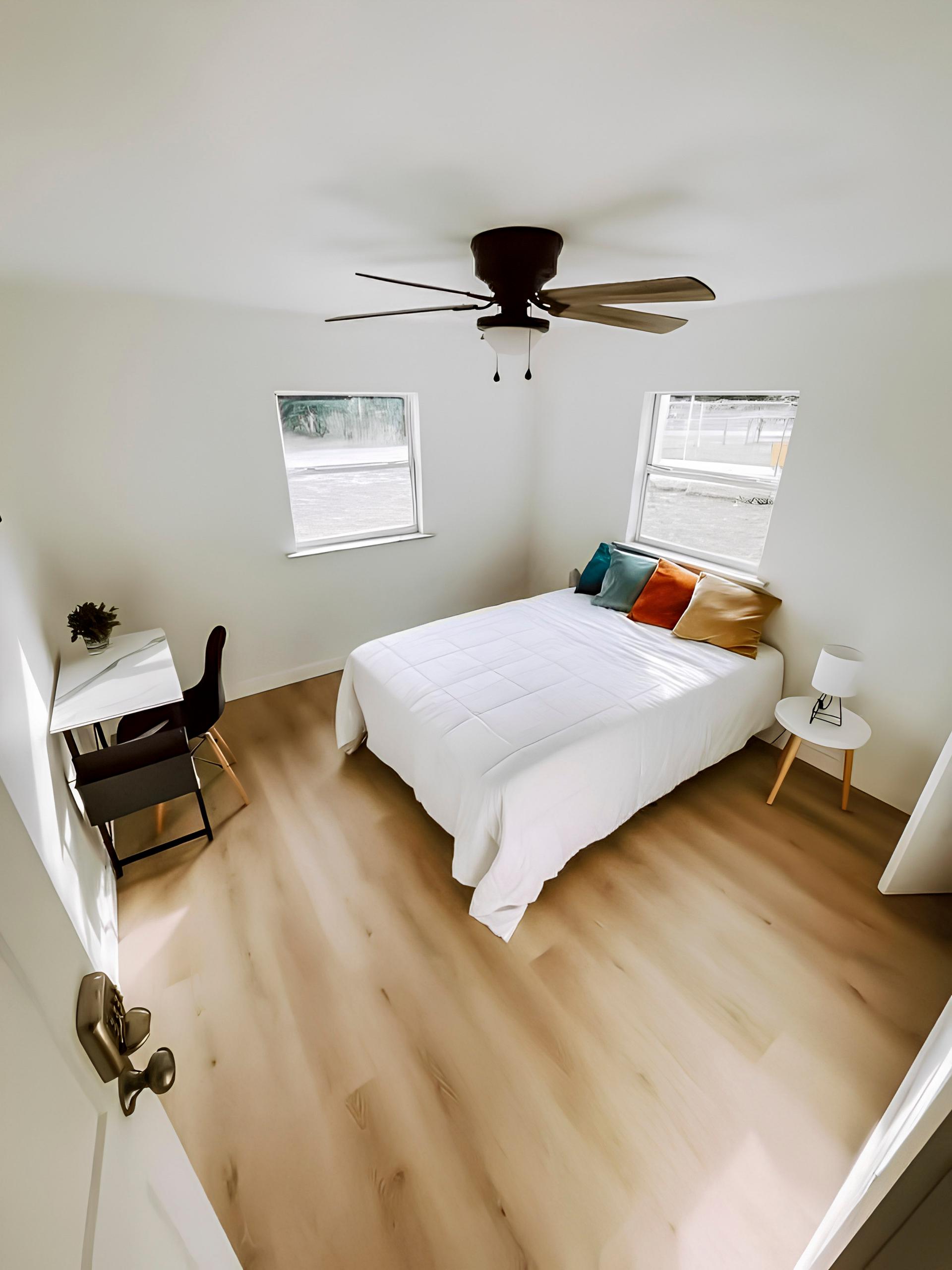 bedroom, detected:ceiling fan, bed