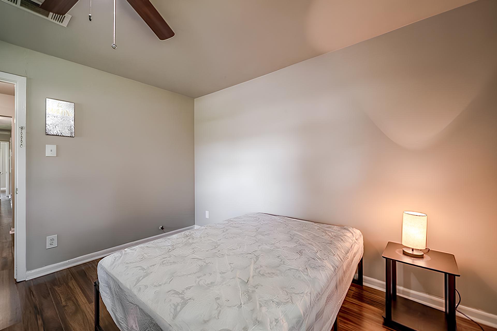 bedroom, detected: ceiling fan, hardwood, bed