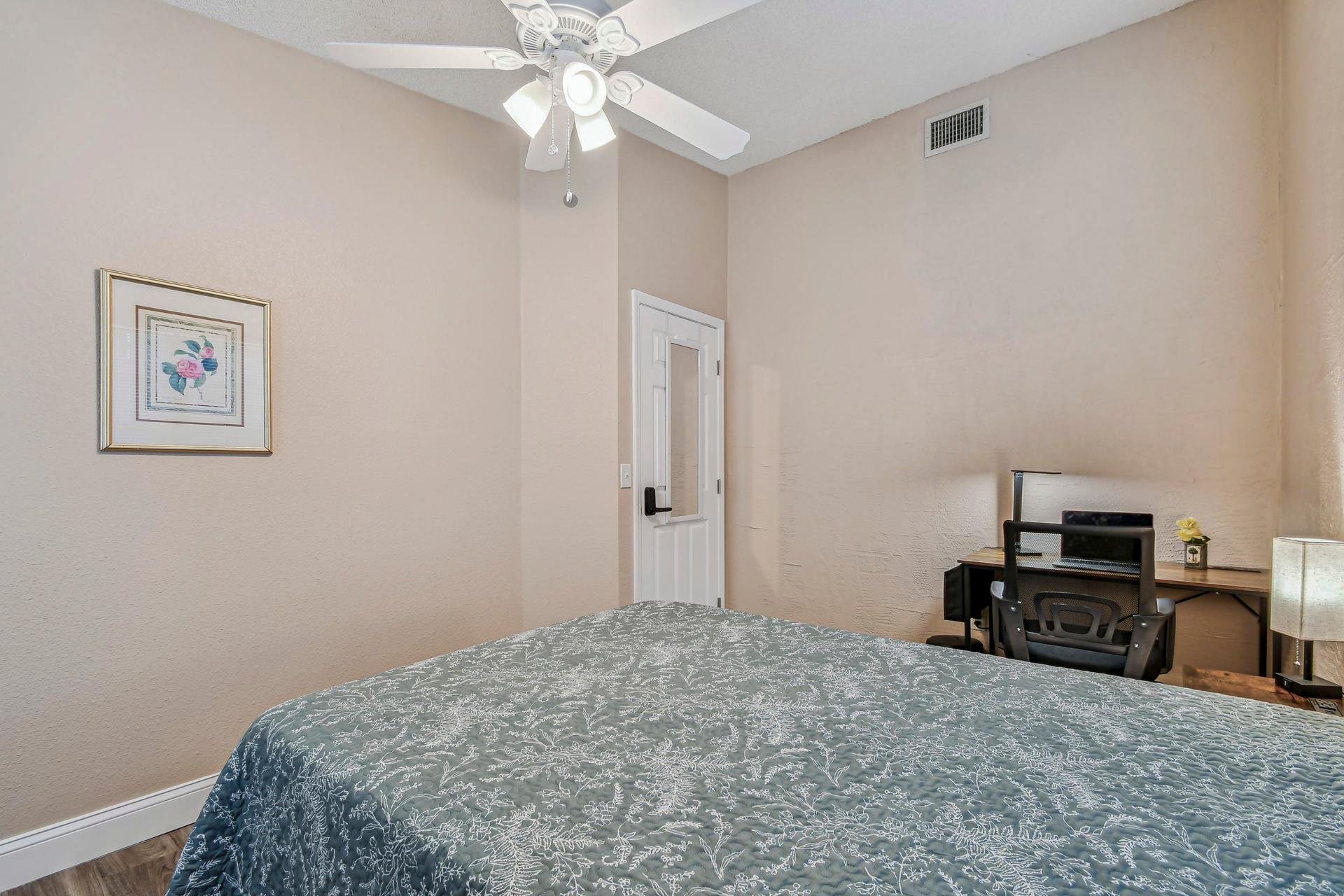 bedroom, detected:ceiling fan, window blind, bed