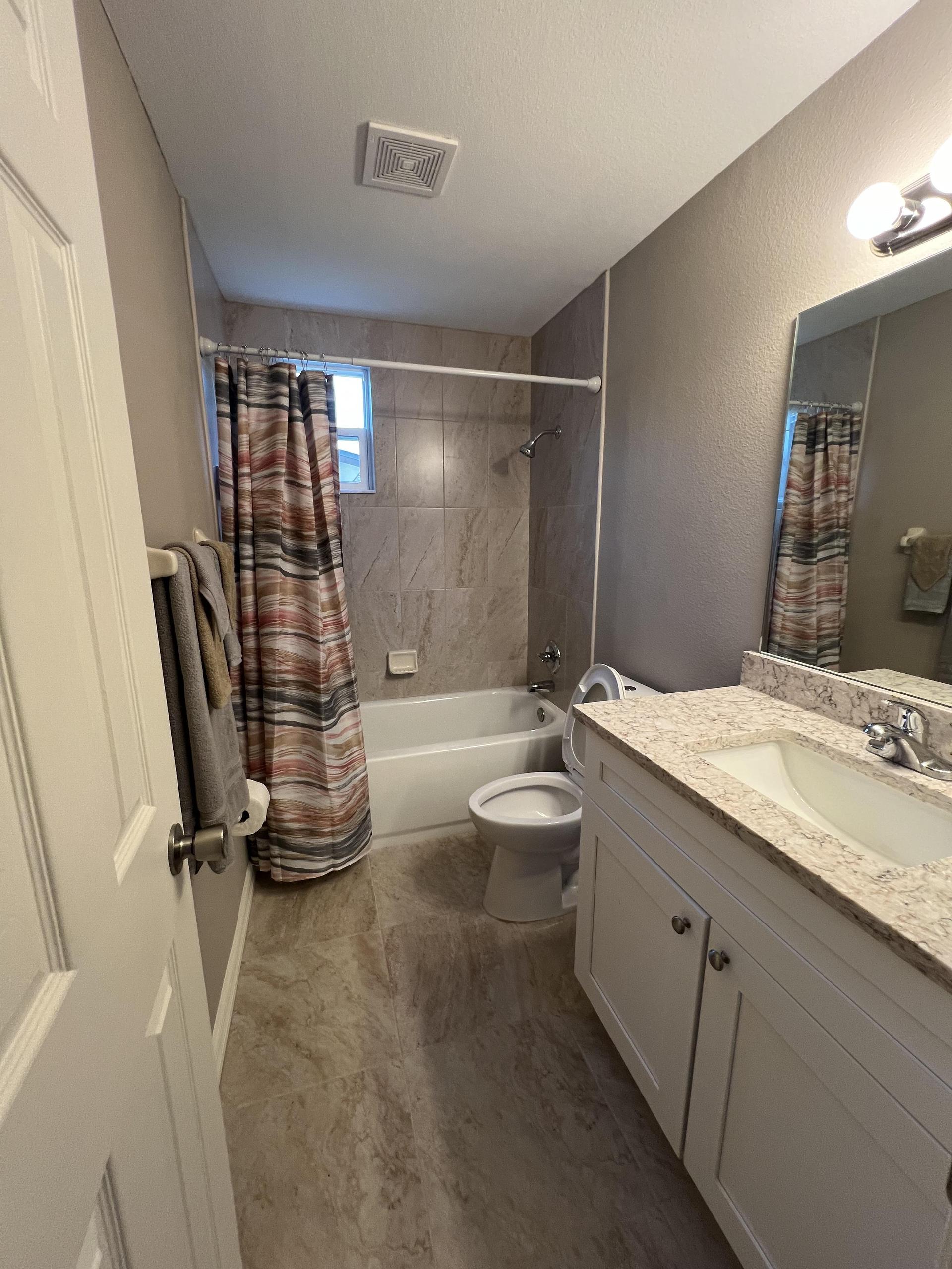 Fully equipped Shared Bathroom( Only shared with 1 other Guest)