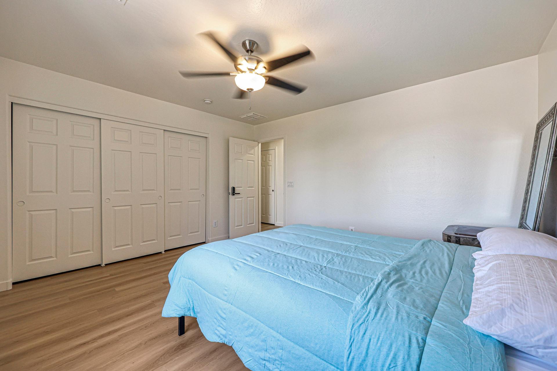 bedroom, detected:ceiling fan, bed