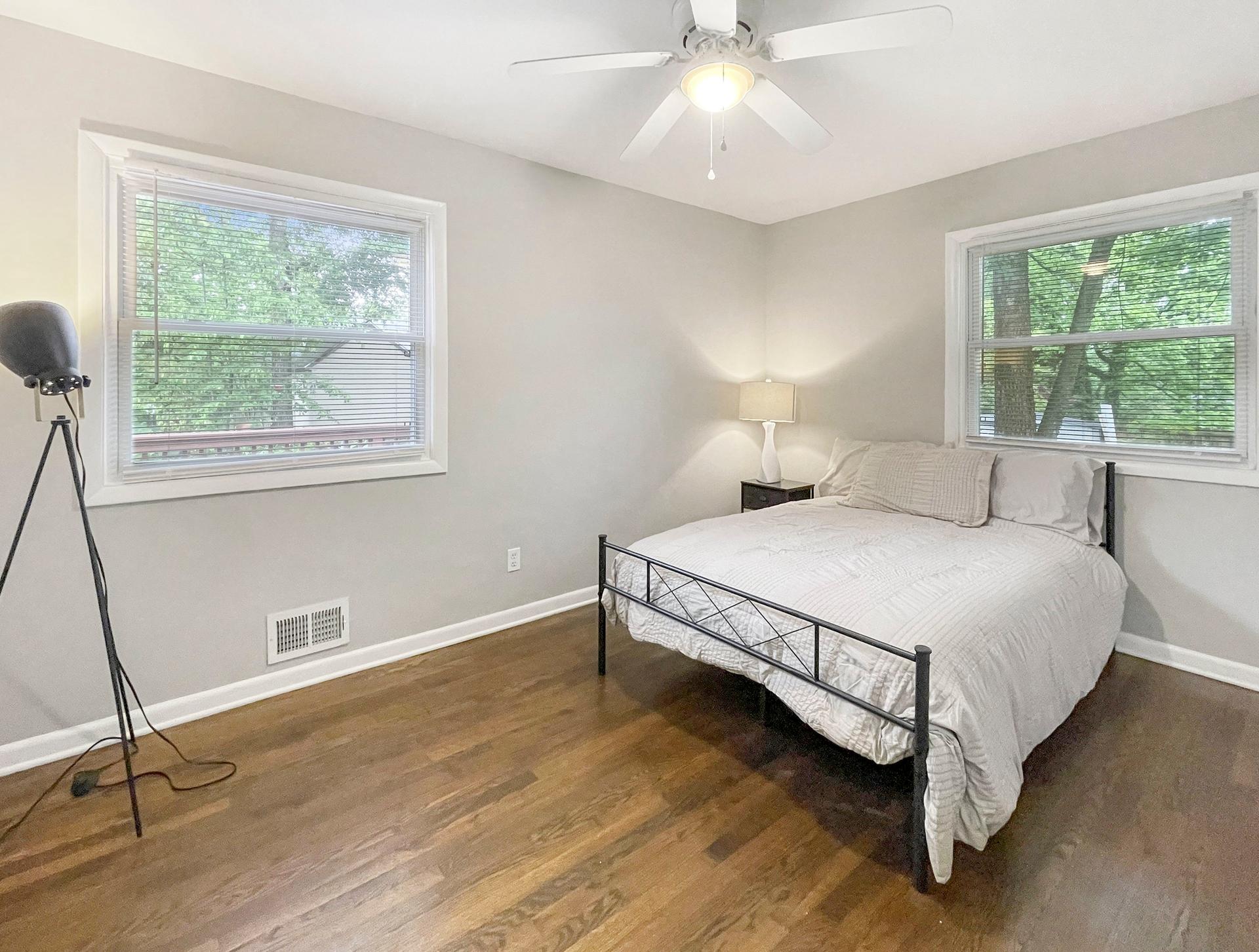 bedroom, detected:ceiling fan, bed, window blind