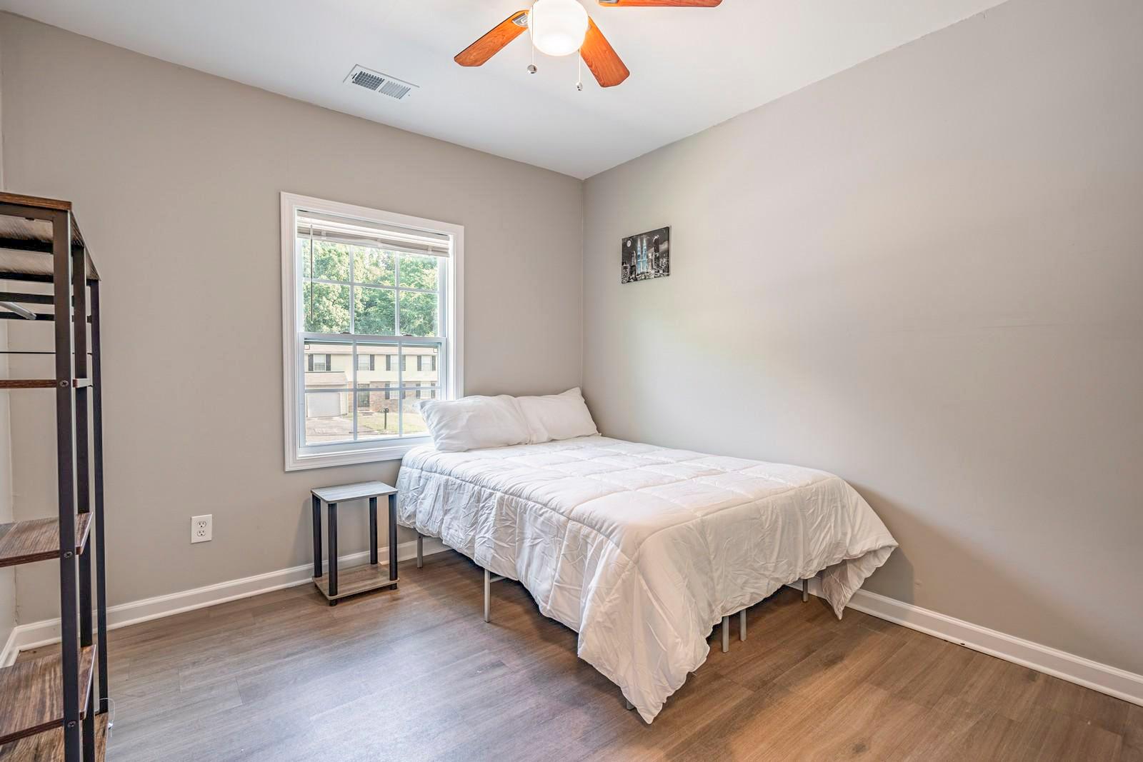 bedroom, detected:ceiling fan, bed