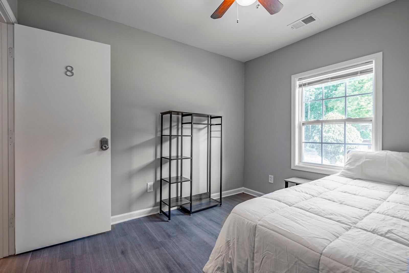 bedroom, detected:ceiling fan, bed