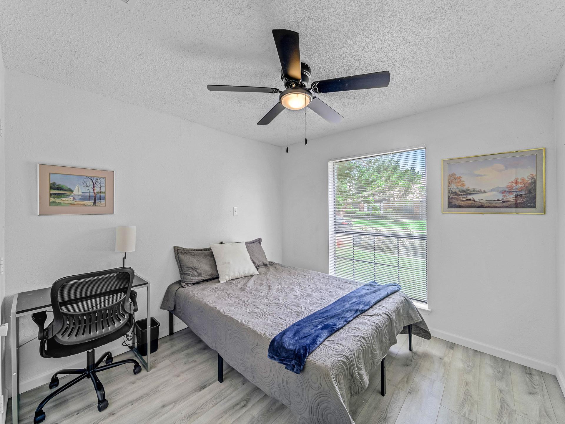 bedroom, detected:ceiling fan, bed, window blind