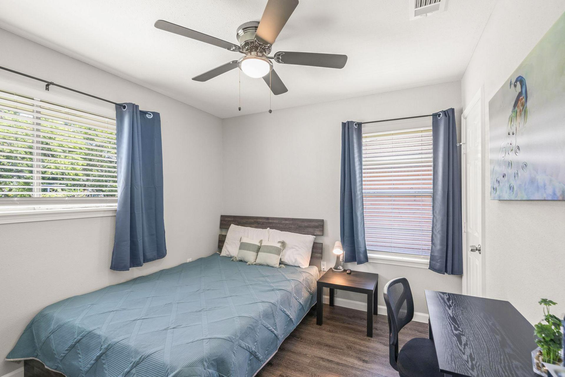 bedroom, detected:ceiling fan, window blind, bed