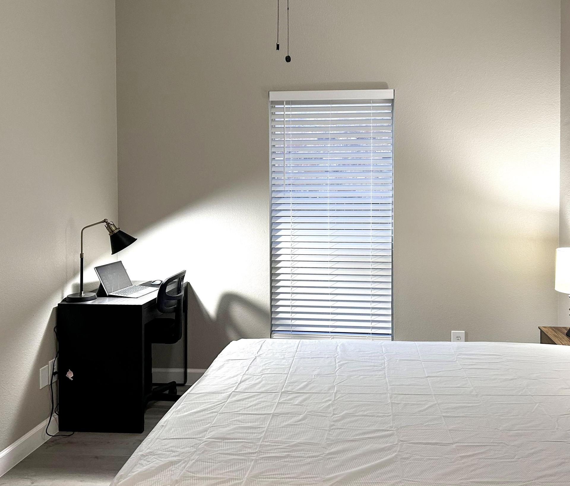 bedroom, detected:window blind, bed