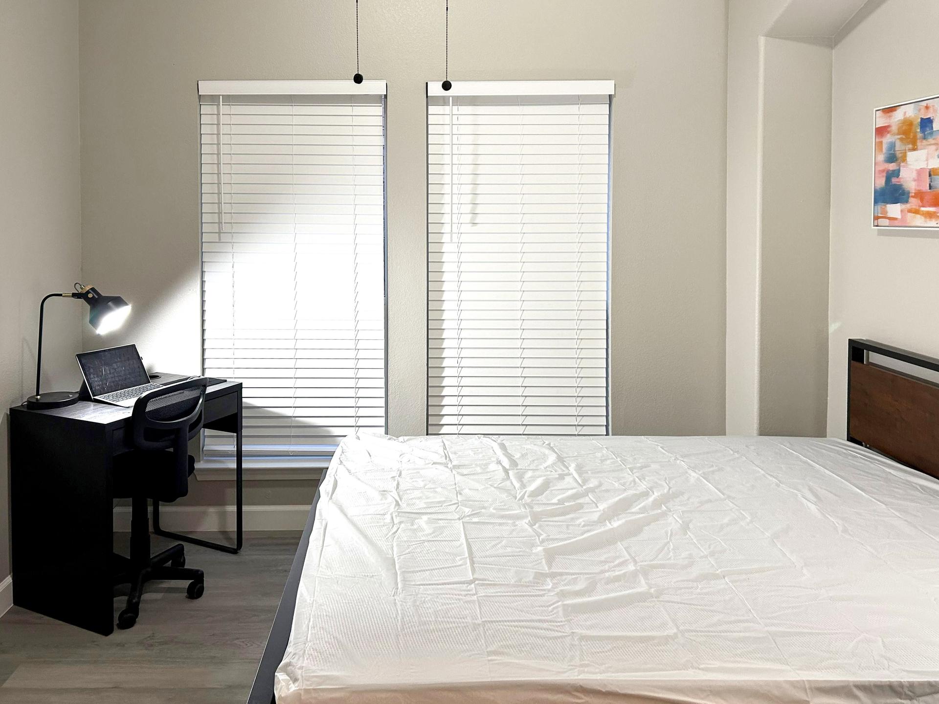 bedroom, detected:window blind, bed