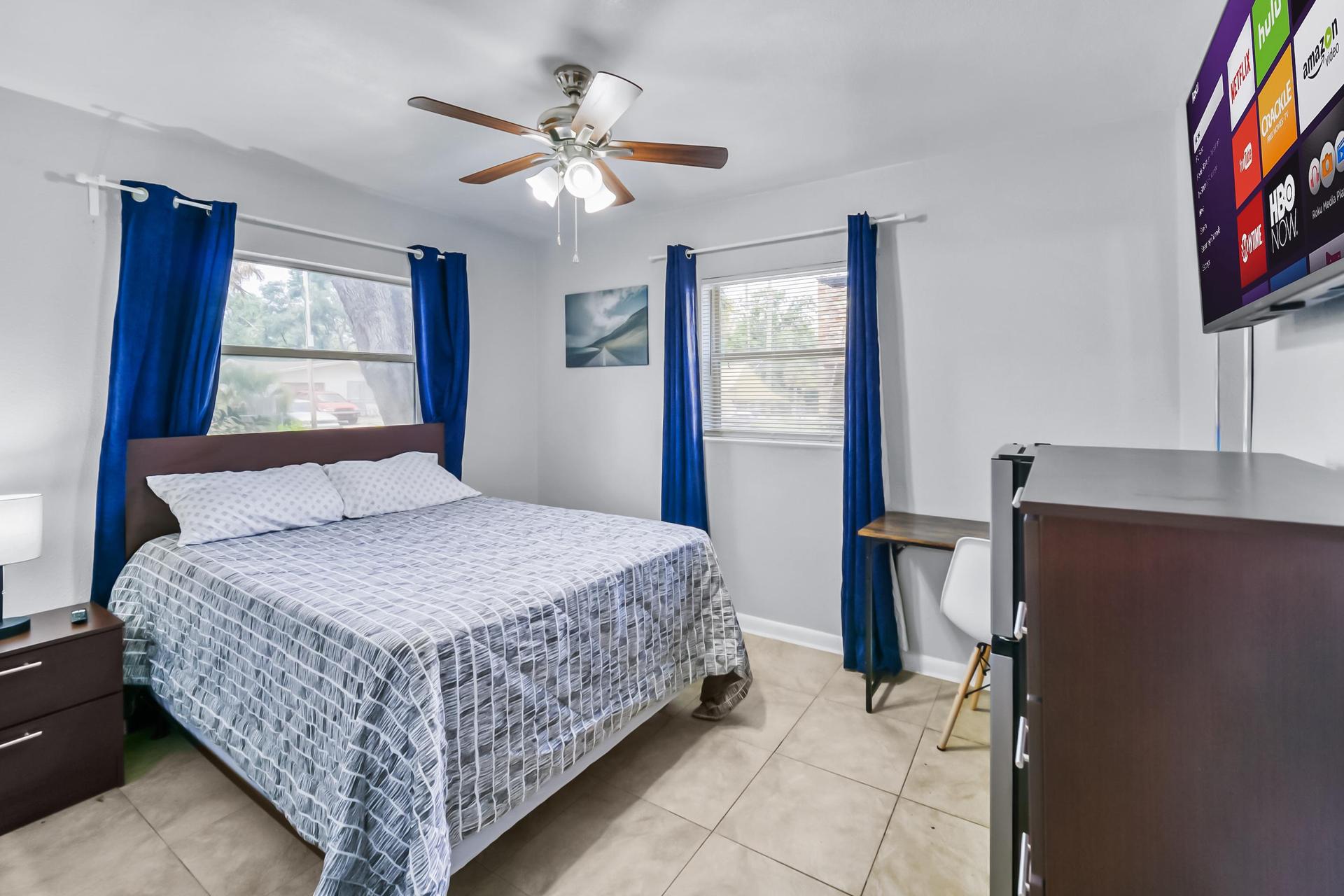 Ceiling fan with Desk and Chair