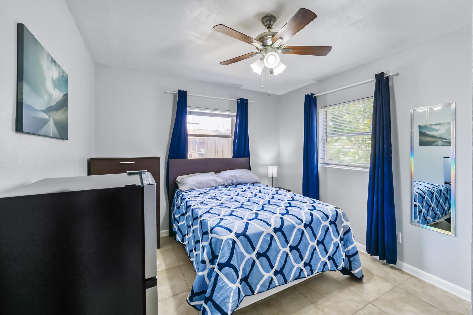 Double Window Room with Ceiling fan! Facing East/