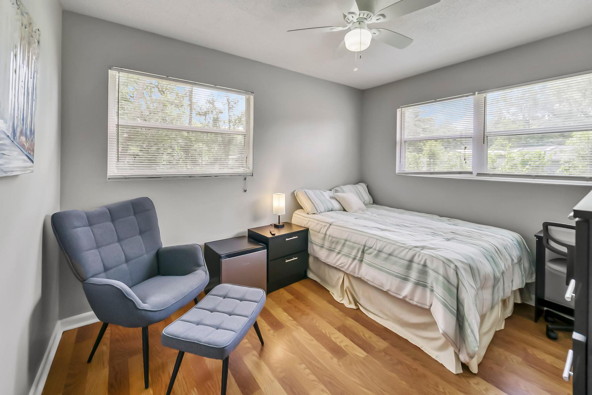 bedroom, detected:ceiling fan, bed