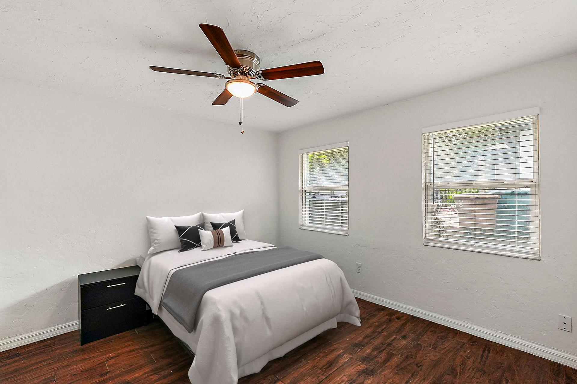 bedroom, detected:ceiling fan, window blind, bed