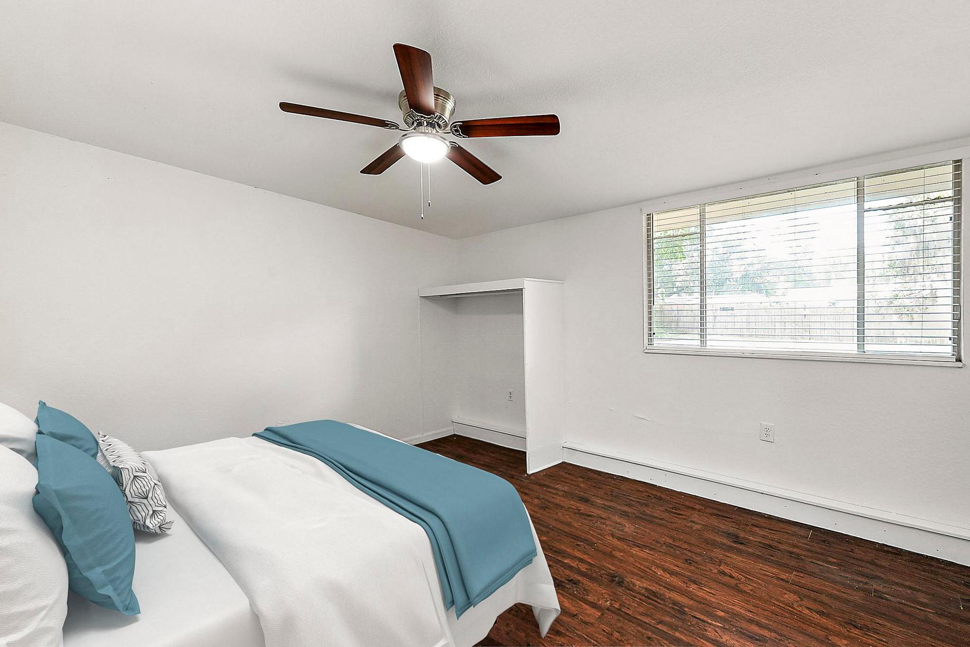 bedroom, detected:ceiling fan, window blind, bed