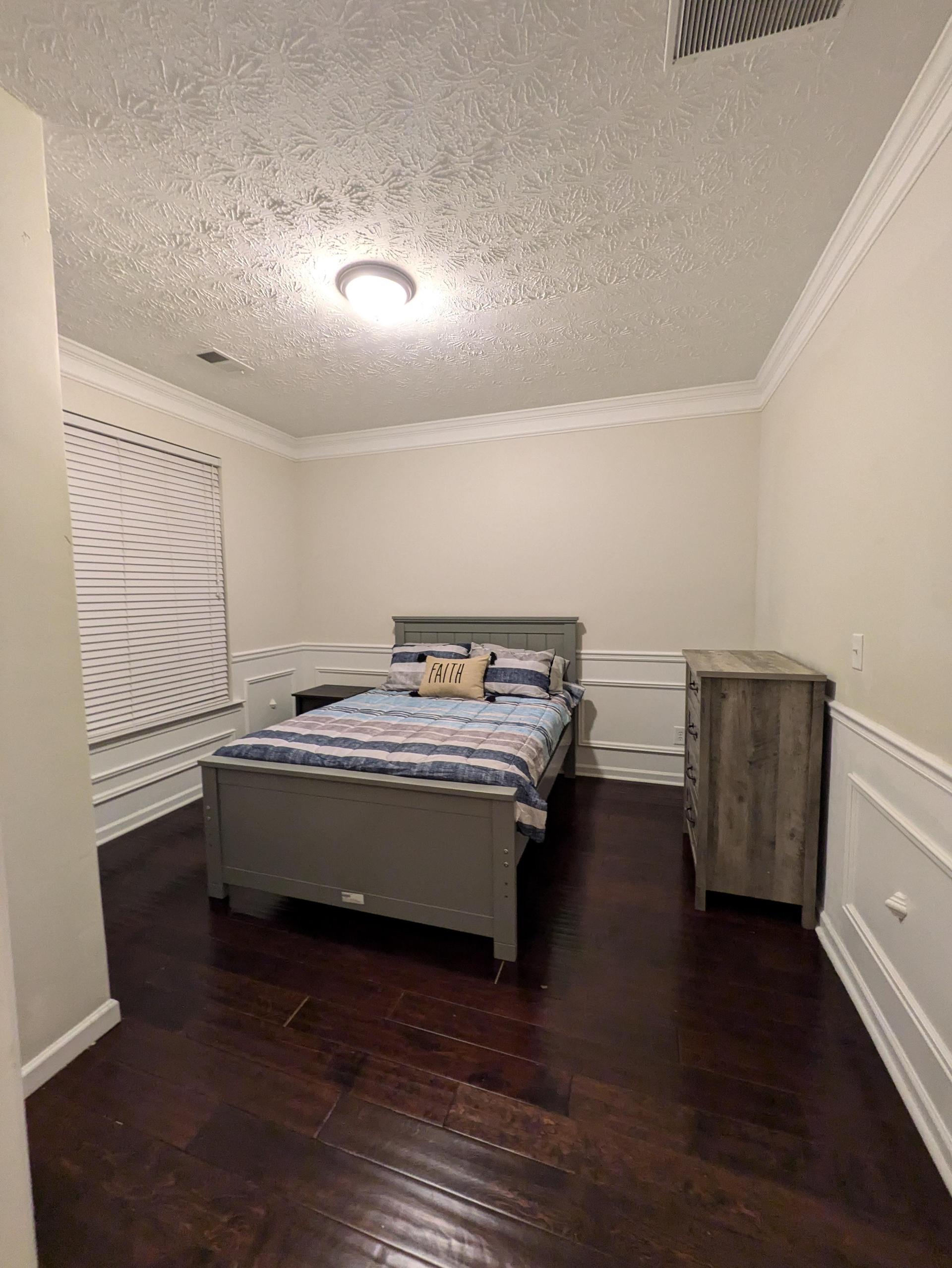 Nice size bedroom with closet