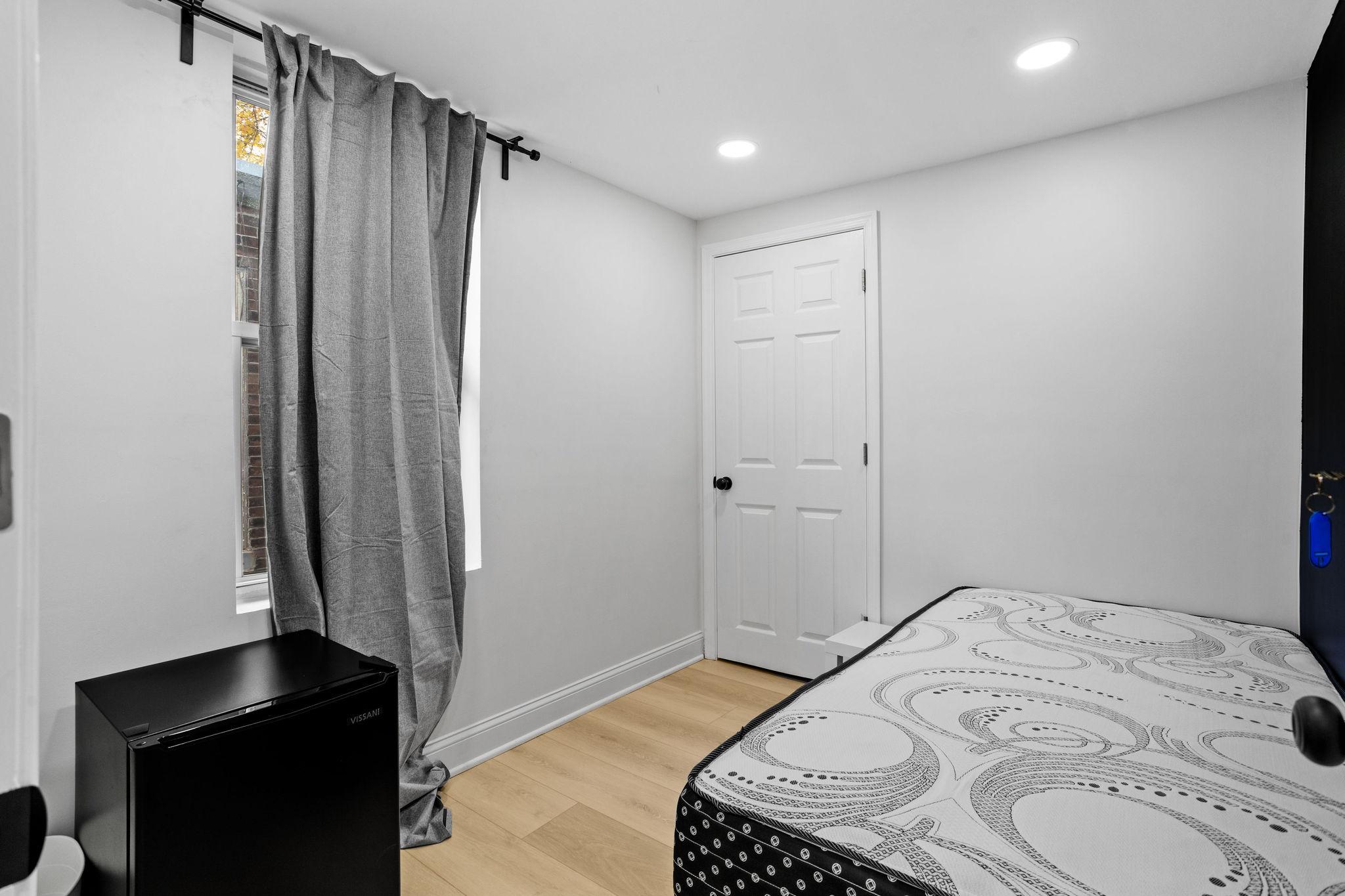 Room for Rent - Newly renovated & spacious Philadelphia House.