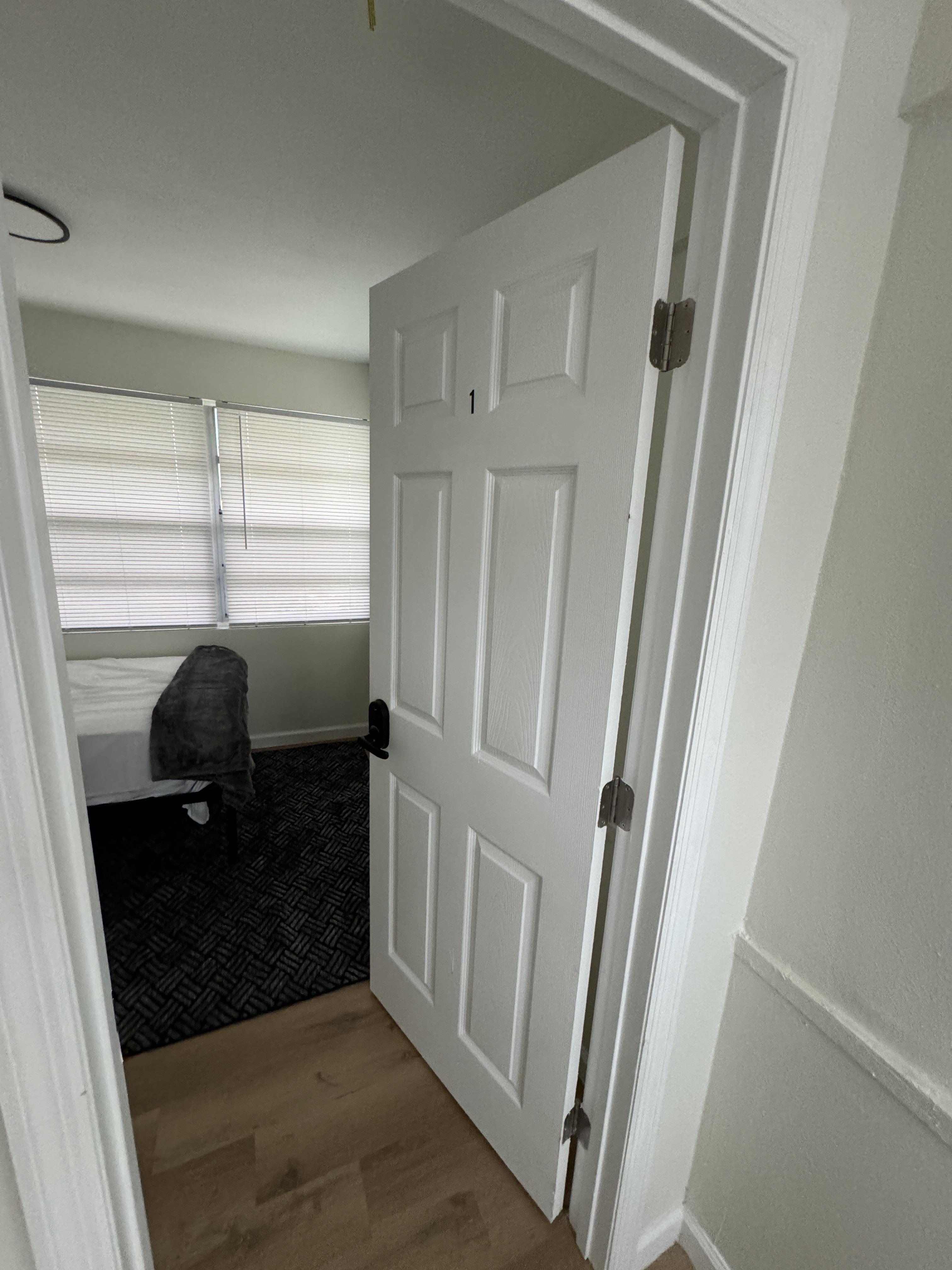 Room for Rent - Comfortable & spacious St. Petersburg House near downtown.