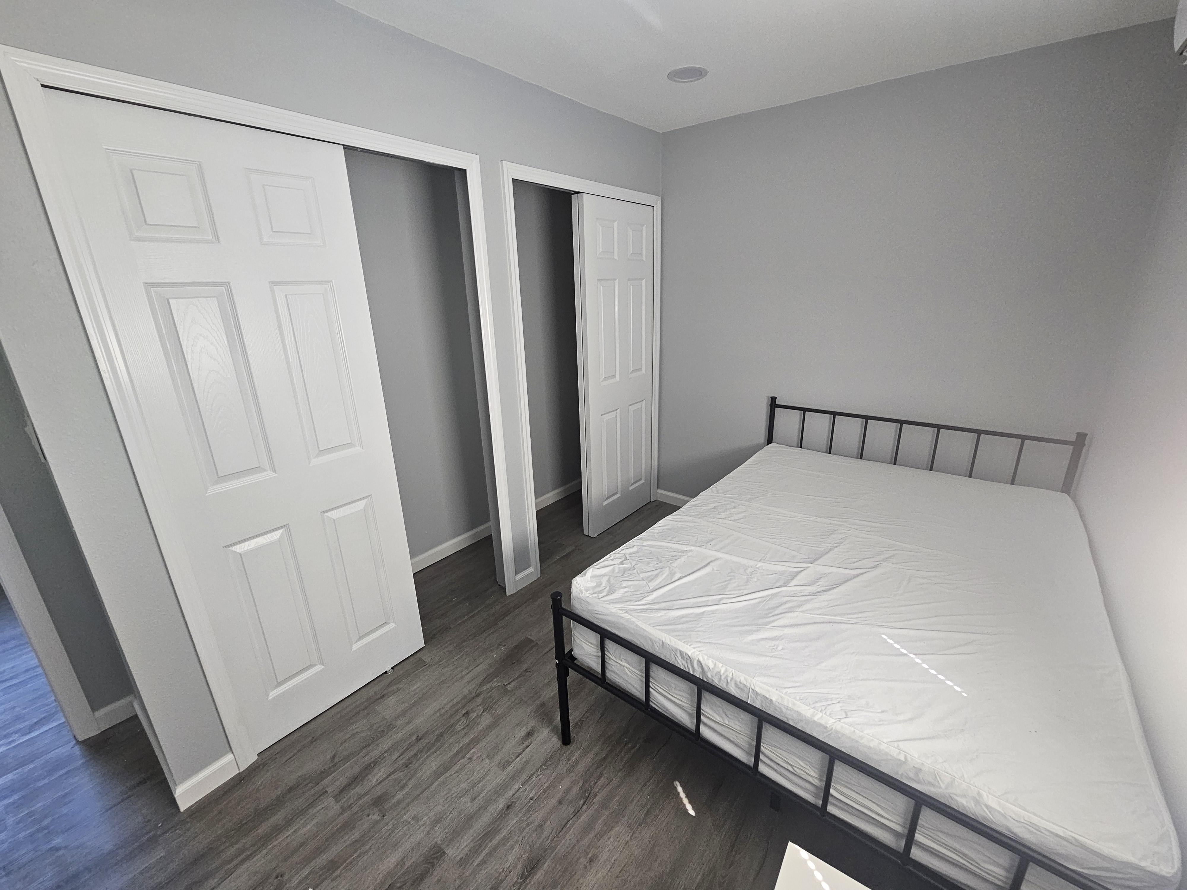 Room for Rent - Lakeland House with Dining area. Comfortable & newly-renovated