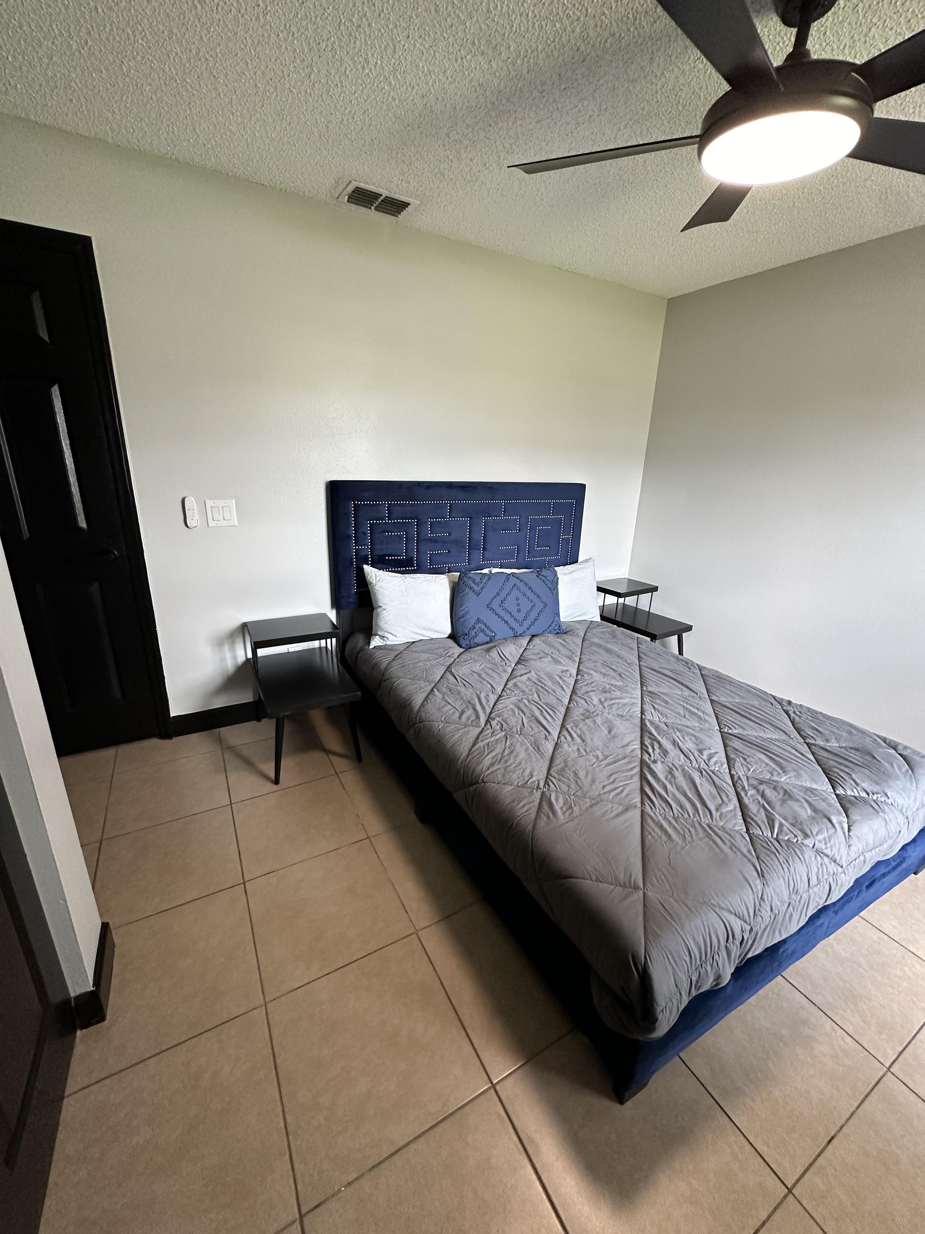 Room for Rent - Rooms with Private TV & Mini Fridge in Quite Poinciana Home