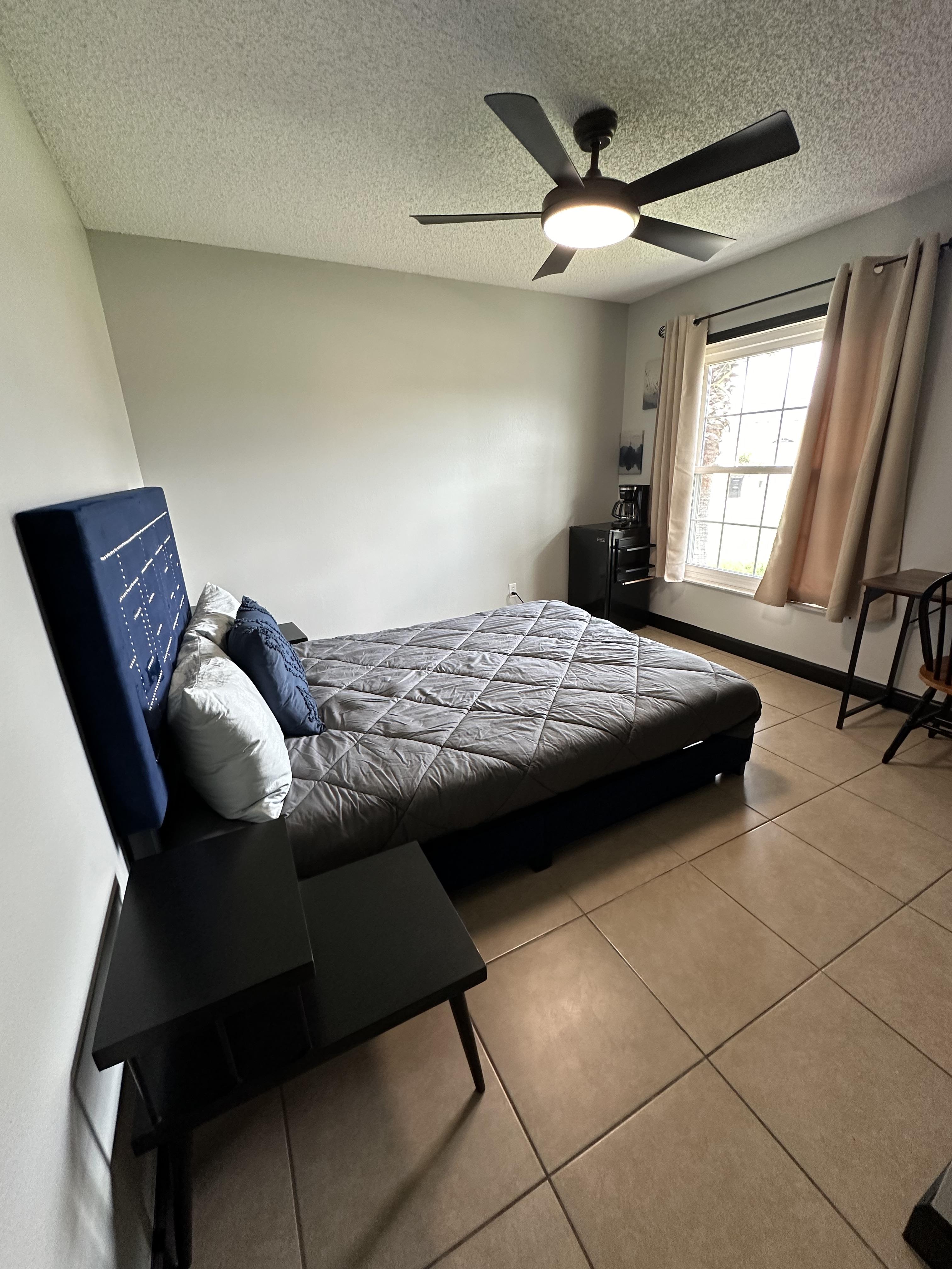 Room for Rent - Rooms with Private TV & Mini Fridge in Quite Poinciana Home