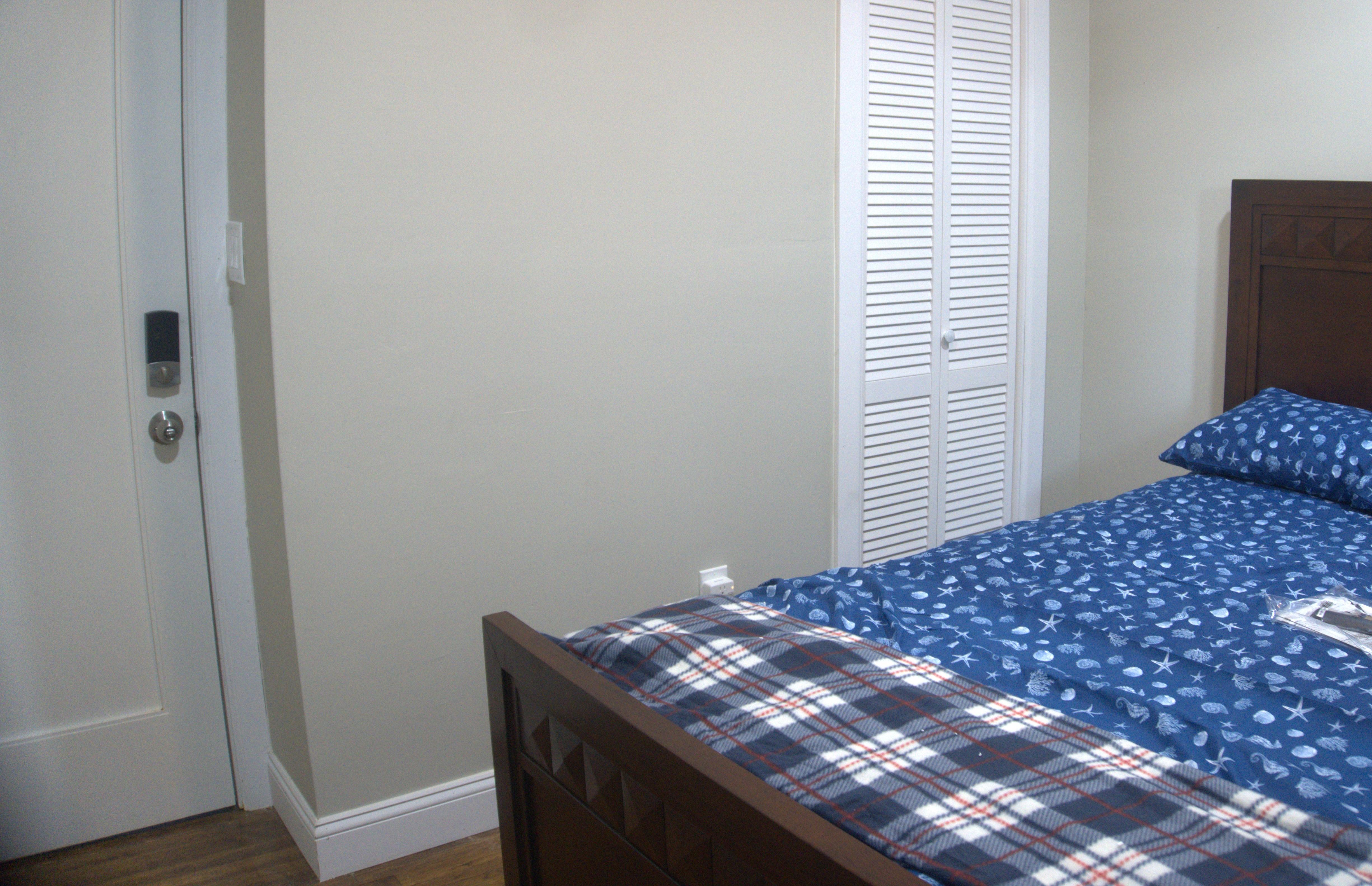 Room for Rent - Newly-renovated & high-quality West Babylon Apartment with access to parking