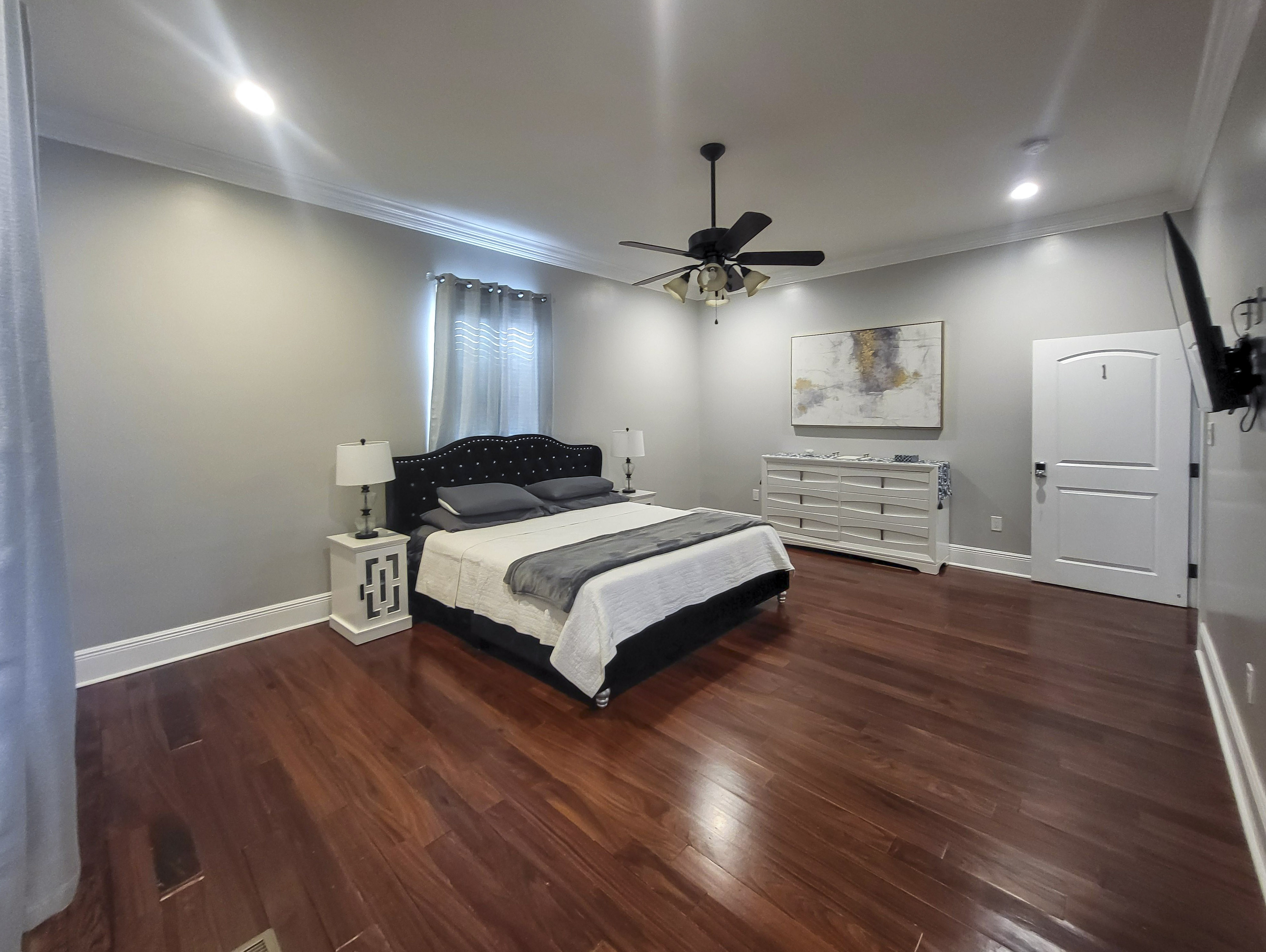 Room for Rent - Beautiful & high-quality New Orleans House with Living room