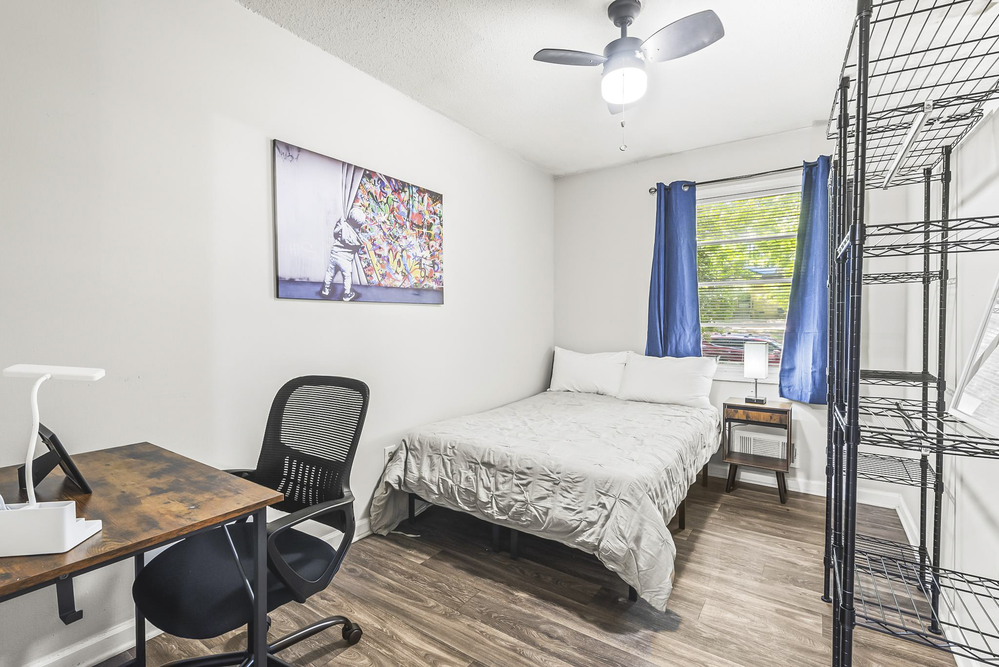 Room for Rent - BRAND NEW Under New Ownership Beautifully renovated property with Spacious Bedrooms! Incredible Upgrades! Workspaces in EACH room! Ceiling Fans! Don't Miss Out