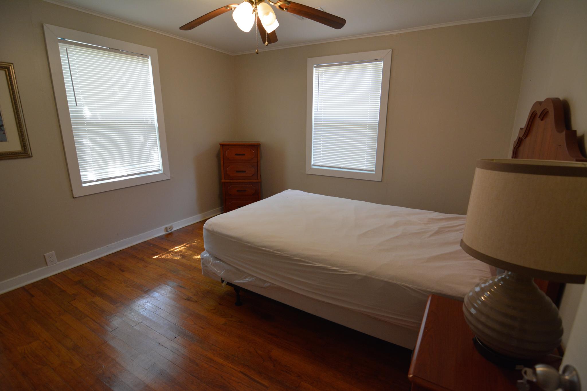 Room for Rent - Augusta - Cozy & Newly-Renovated with Dining Area. Convenient location to downtown and interstates.