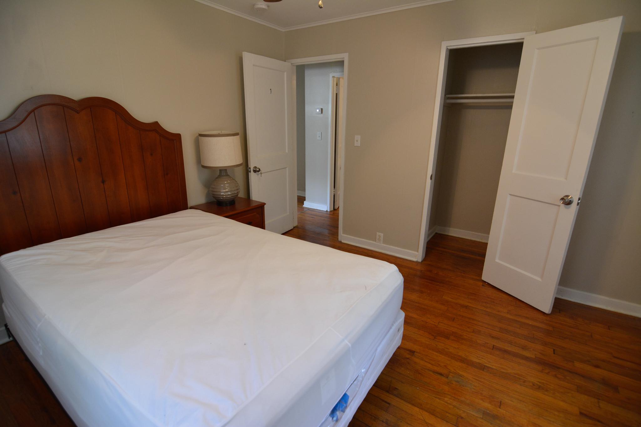 Room for Rent - Augusta - Cozy & Newly-Renovated with Dining Area. Convenient location to downtown and interstates.